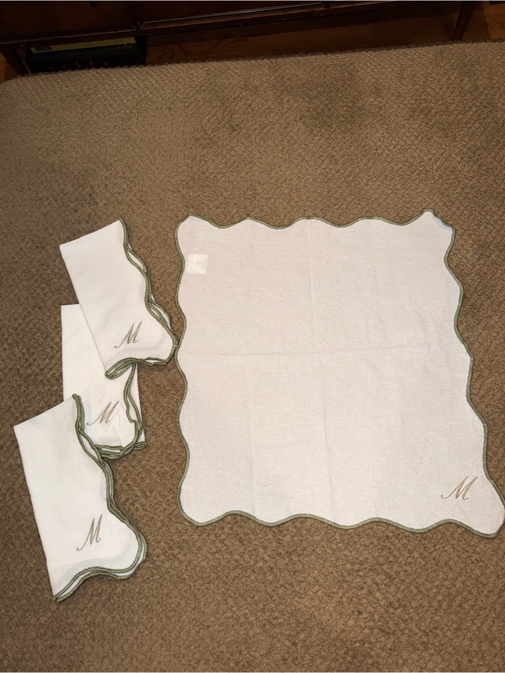 Hobby Lobby White 100% Cotton Embroidered Napkins with Green Scalloped Trim - 4